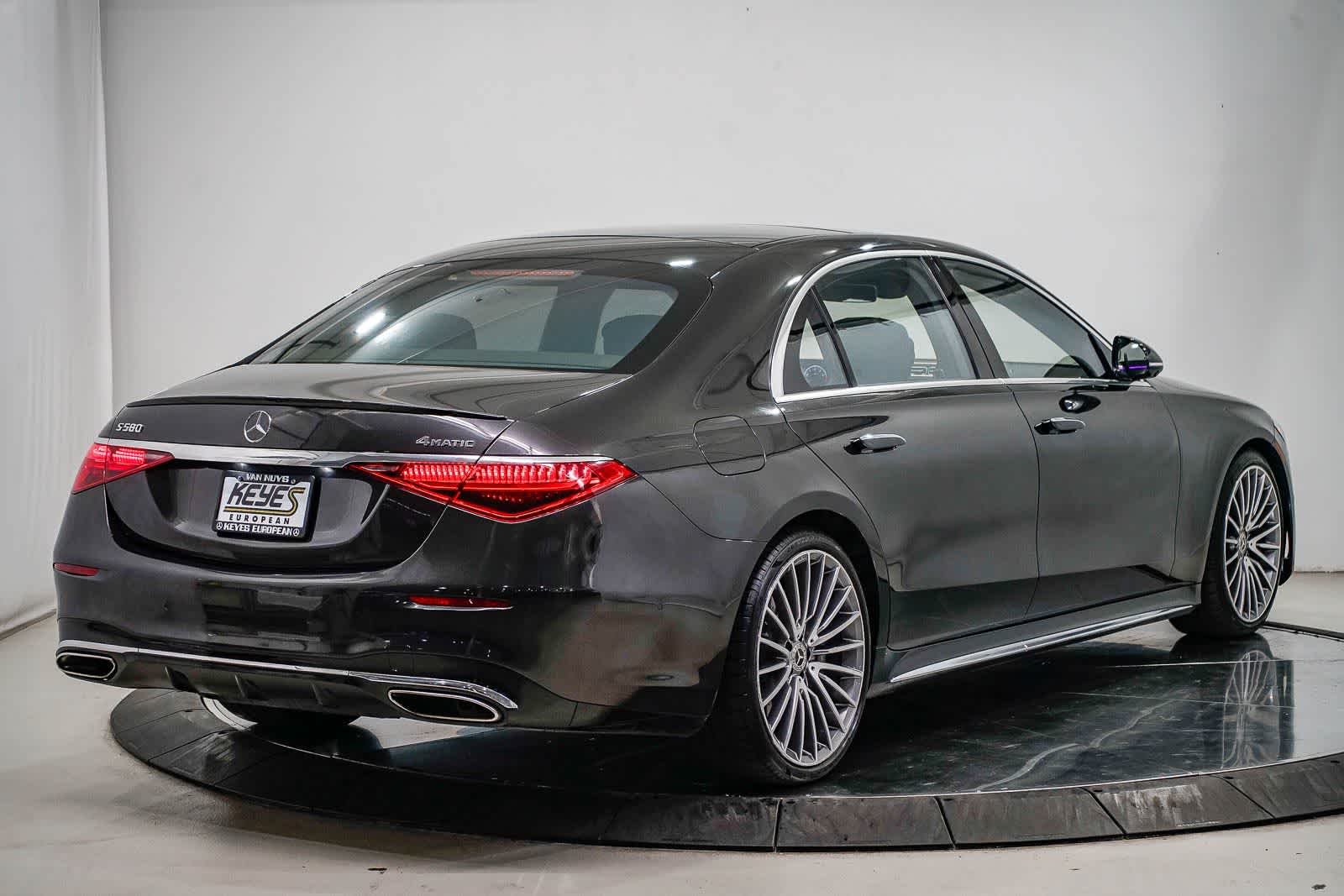 Used 2023 Graphite Grey Mercedes-Benz S 580 image 4