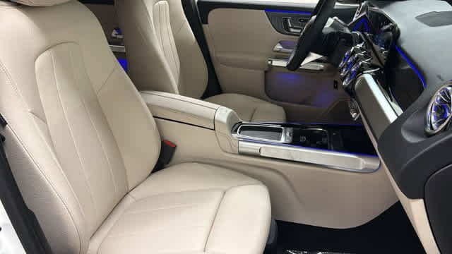 Used 2026 Polar White Mercedes-Benz GLB 250 image 36