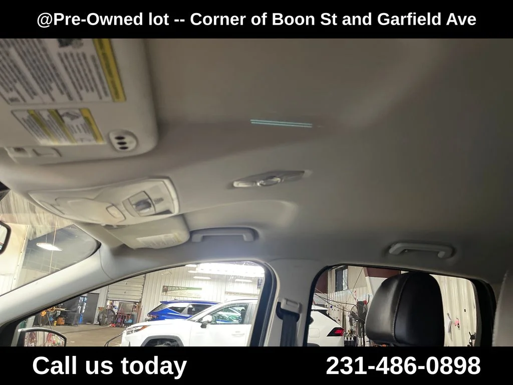 Used 2014 Silver Ford Titanium image 13