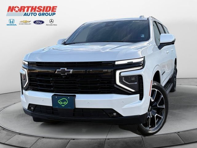 Certified Used 2025 Iridescent Pearl Tricoat Chevrolet RST image 3
