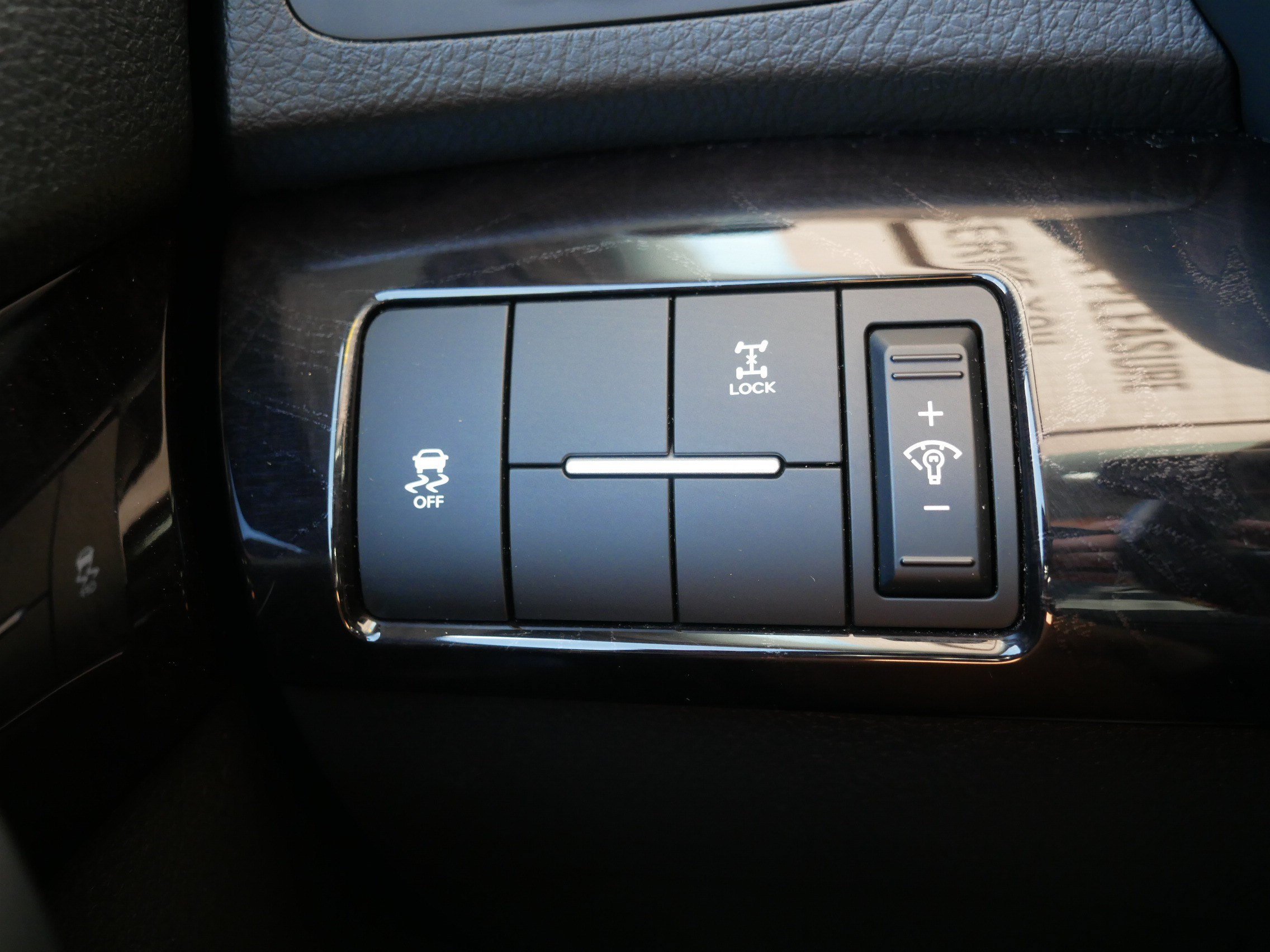 Certified Used 2015 Ebony Black Kia EX image 26