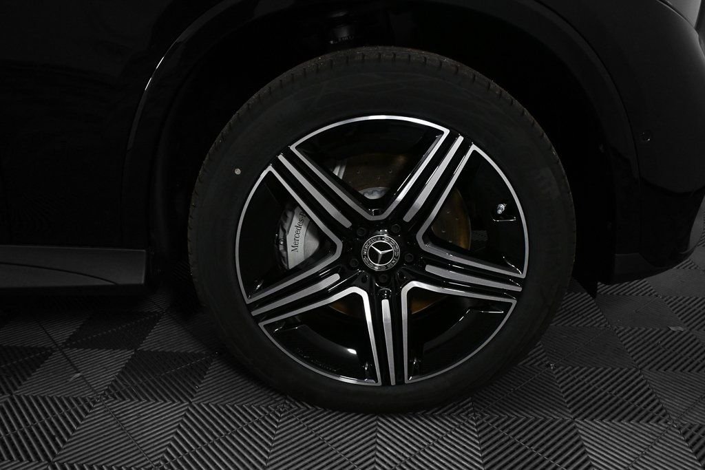 New 2026 Black Mercedes-Benz GLC 300 image 36