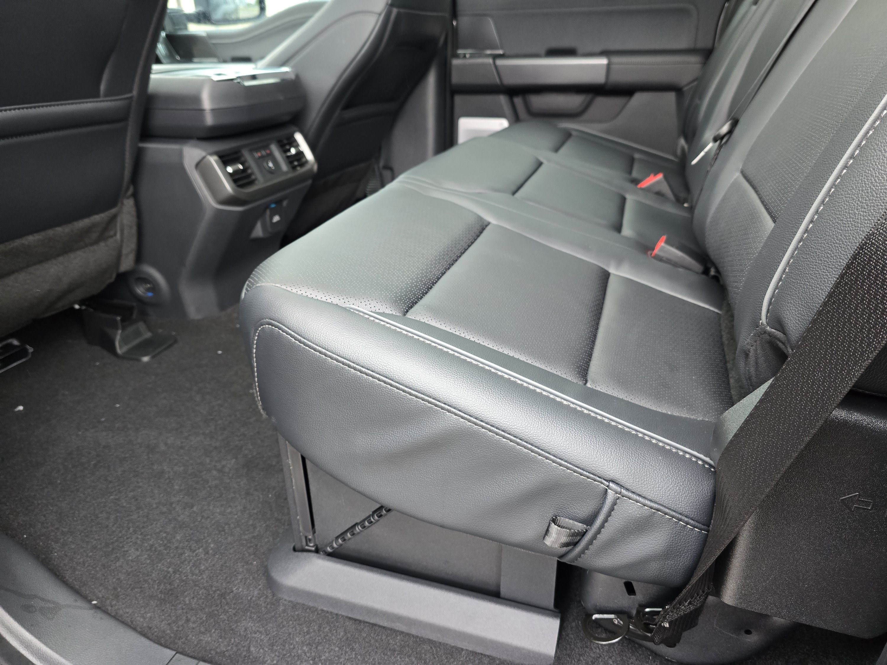 New 2026 Carbonized Gray Metallic Ford LARIAT image 5