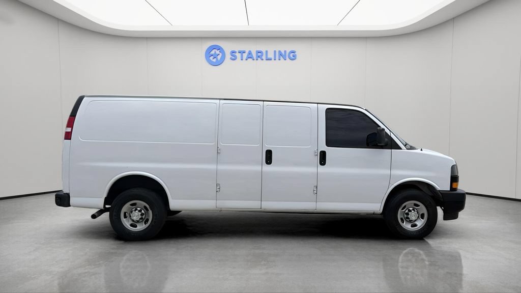 Used 2021 SUMMIT WHITE Chevrolet RWD 2500 Extended Wheelbase WT image 22