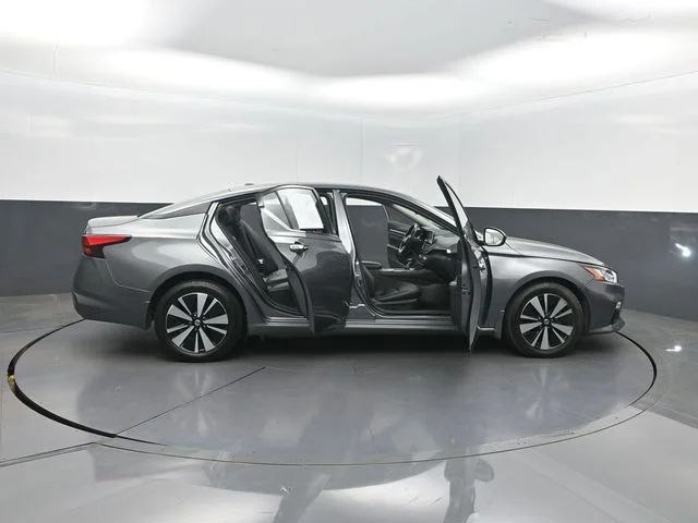 Used 2019 Gray Nissan 2.5 SL image 38