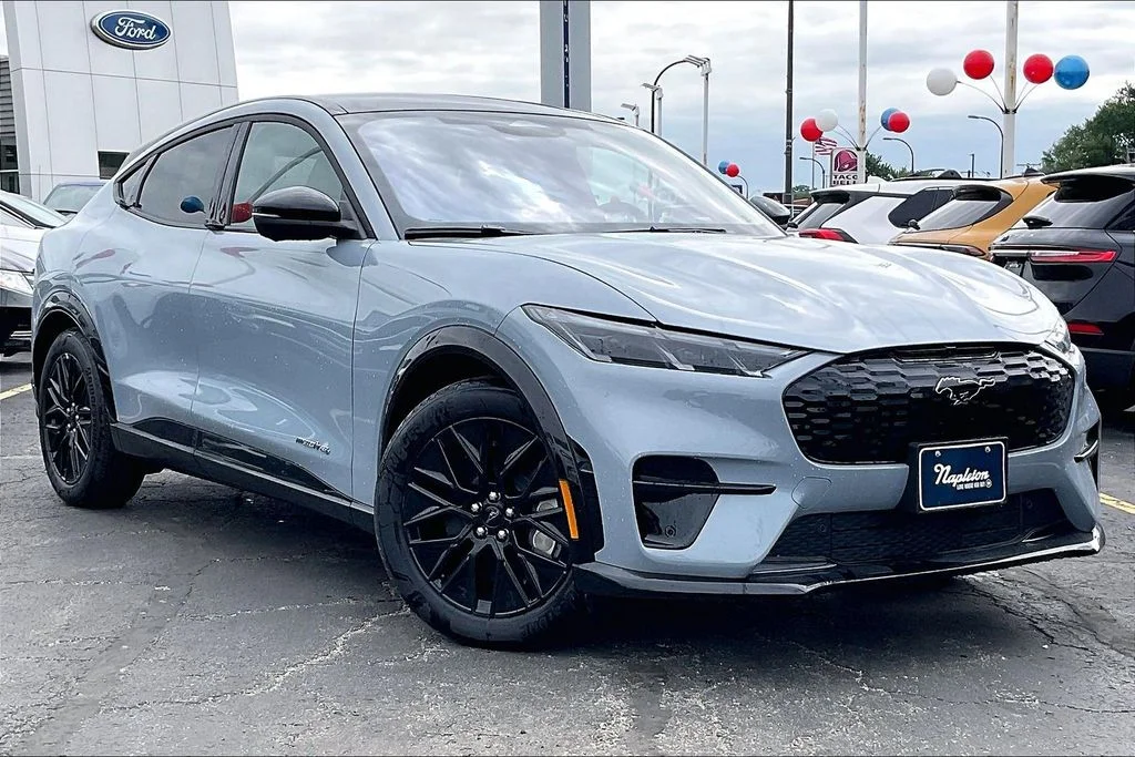 New 2026 Glacier Gray Metallic Tri-coat Ford Premium image 35