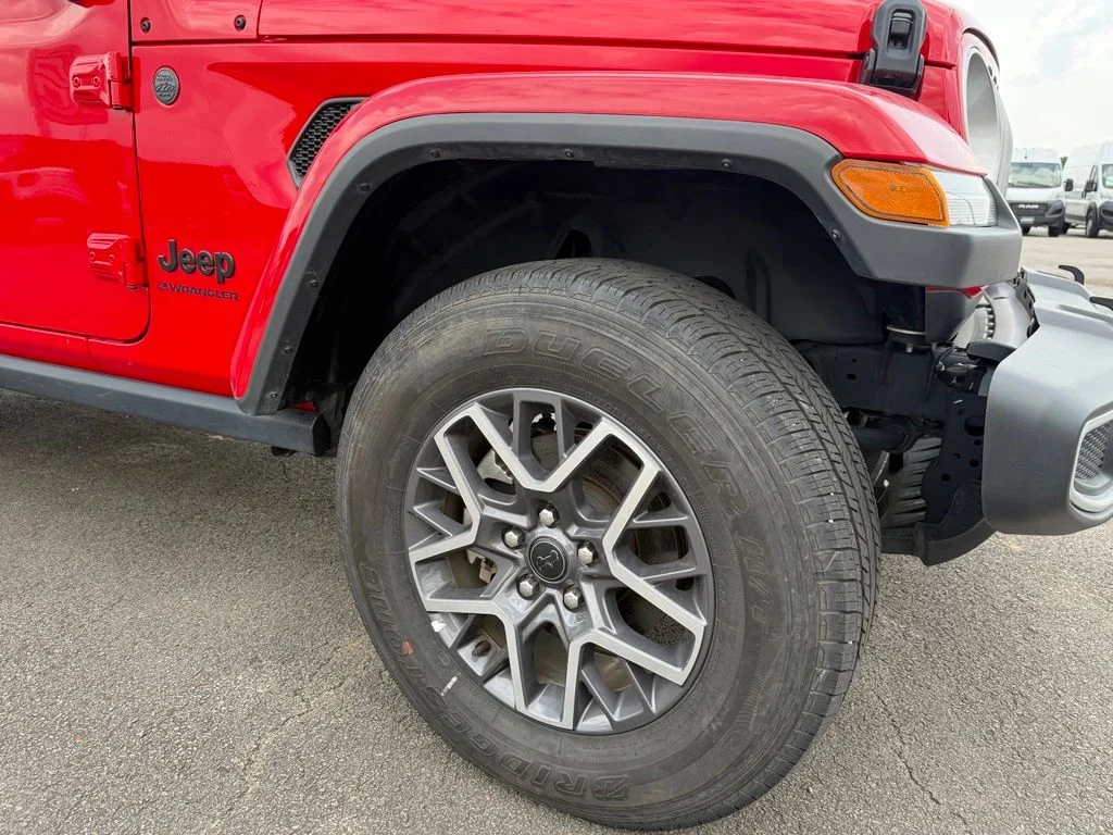 Used 2025 Red Jeep Sahara image 31