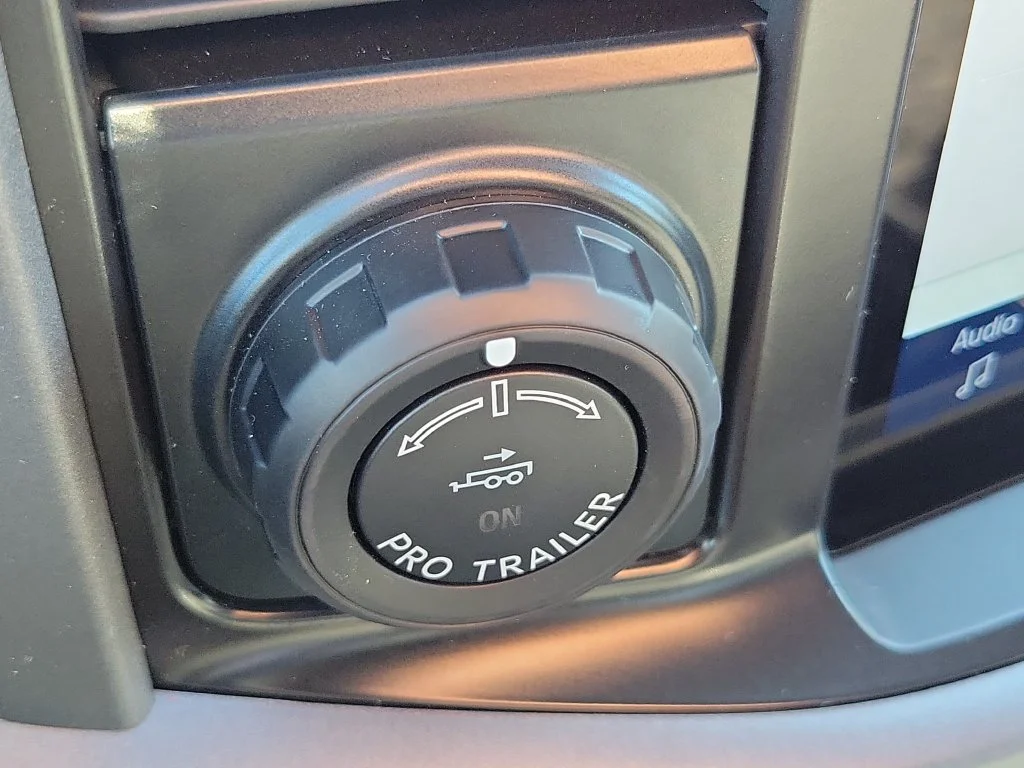 New 2026 Agate Black Metallic Ford XLT image 19