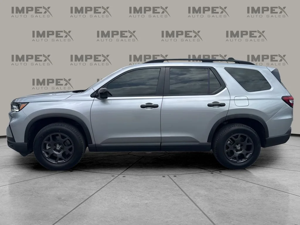 Used 2025 Silver Honda TrailSport image 2