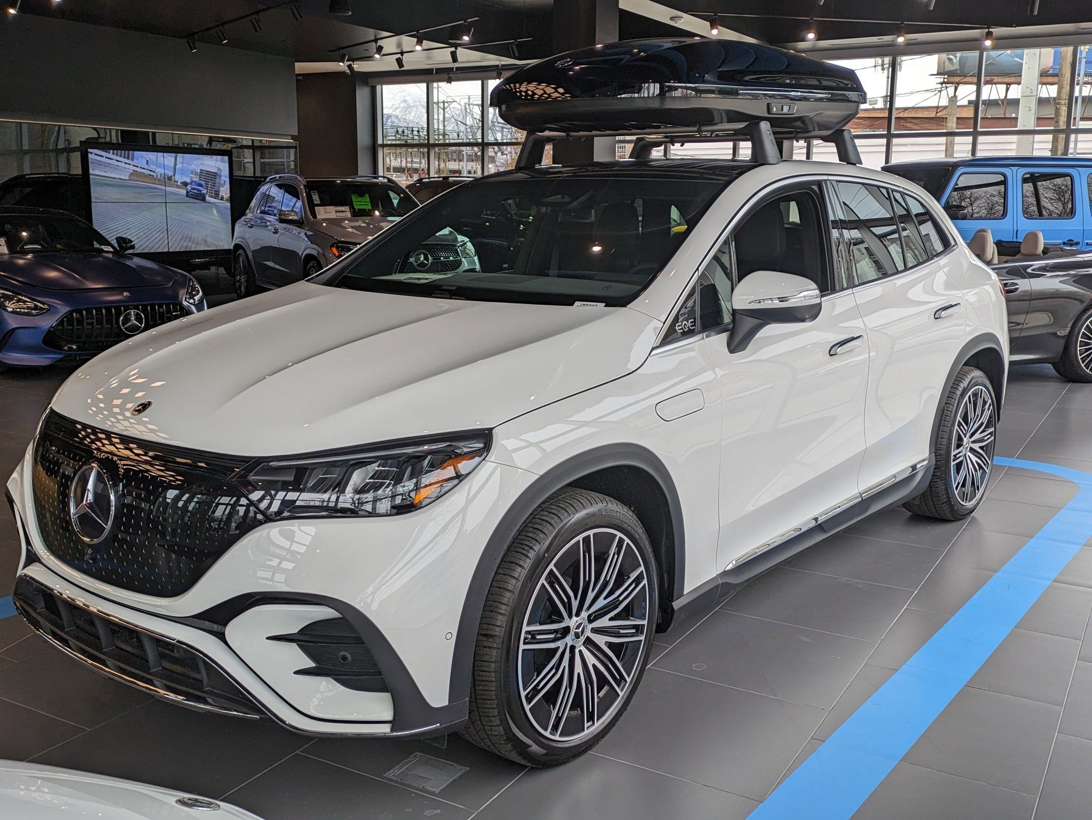 2025 Mercedes-Benz EQE SUV Base - Photo 7