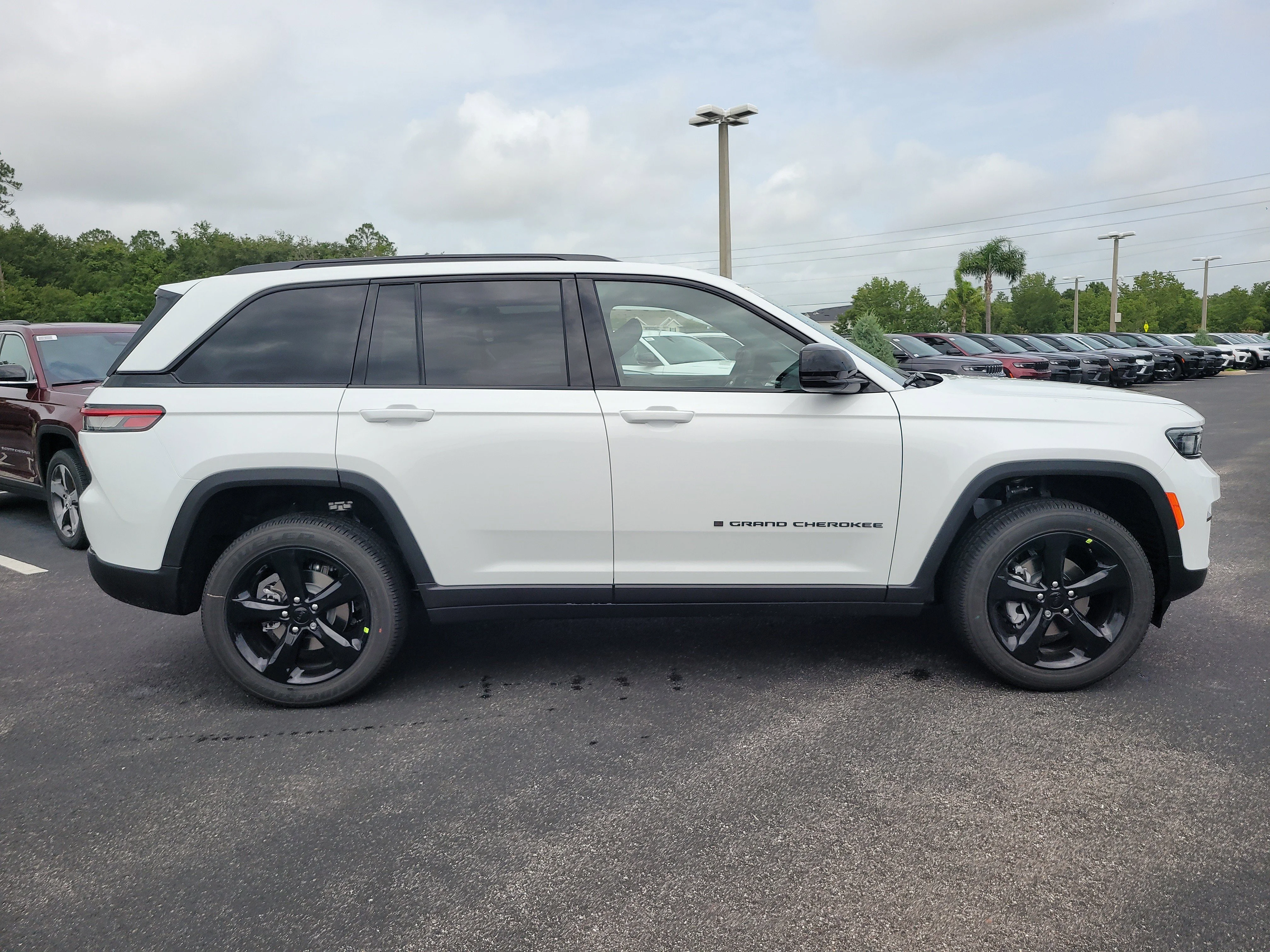 New 2025  Jeep Altitude X image 5