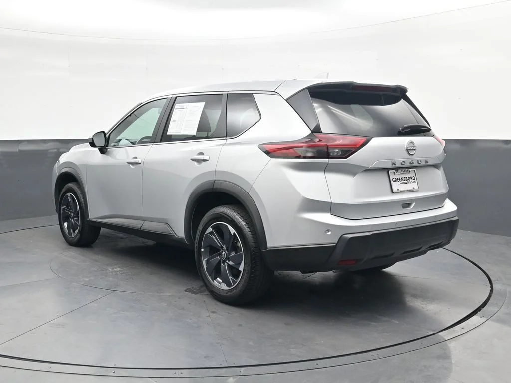 Used 2025 Silver Nissan SV image 8