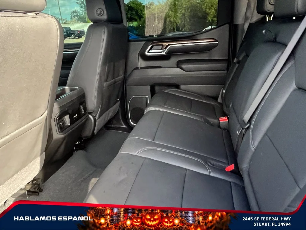 Used 2025 Summit White Chevrolet RST image 12