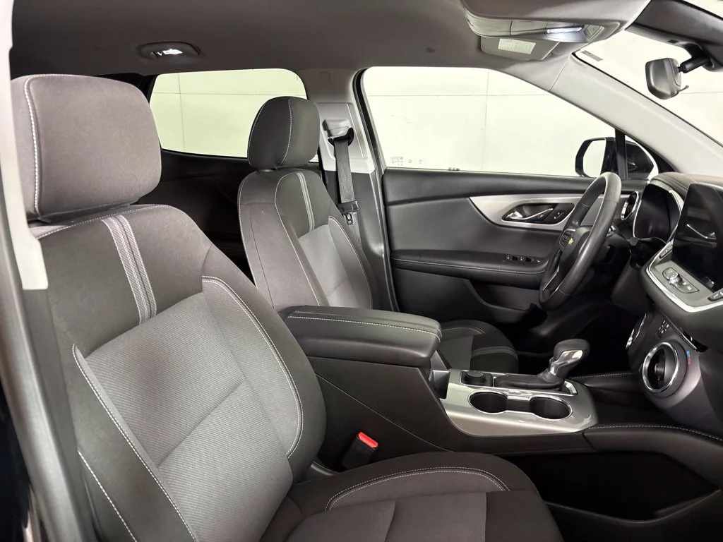 Used 2025 Black Chevrolet LT image 17