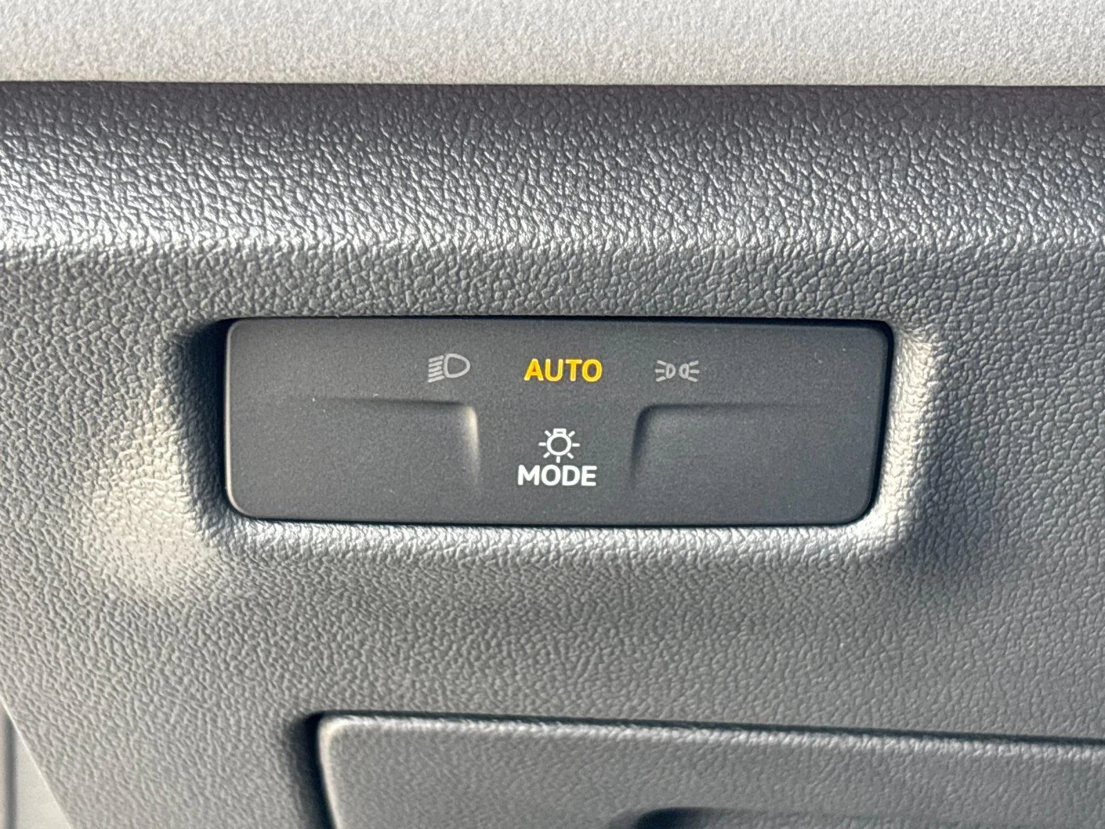 New 2026  Volkswagen SE image 17