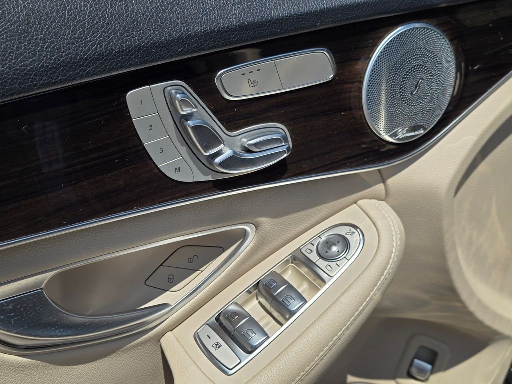 Used 2020 Beige Mercedes-Benz C 300 image 21