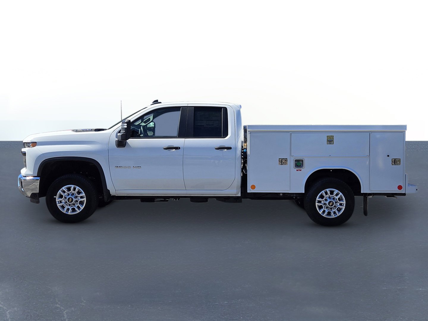 New 2026 Summit White Chevrolet WT image 10