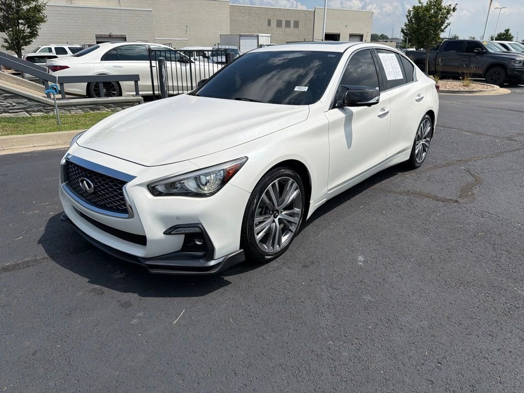 Used 2021 White INFINITI 3.0t SENSORY image 3