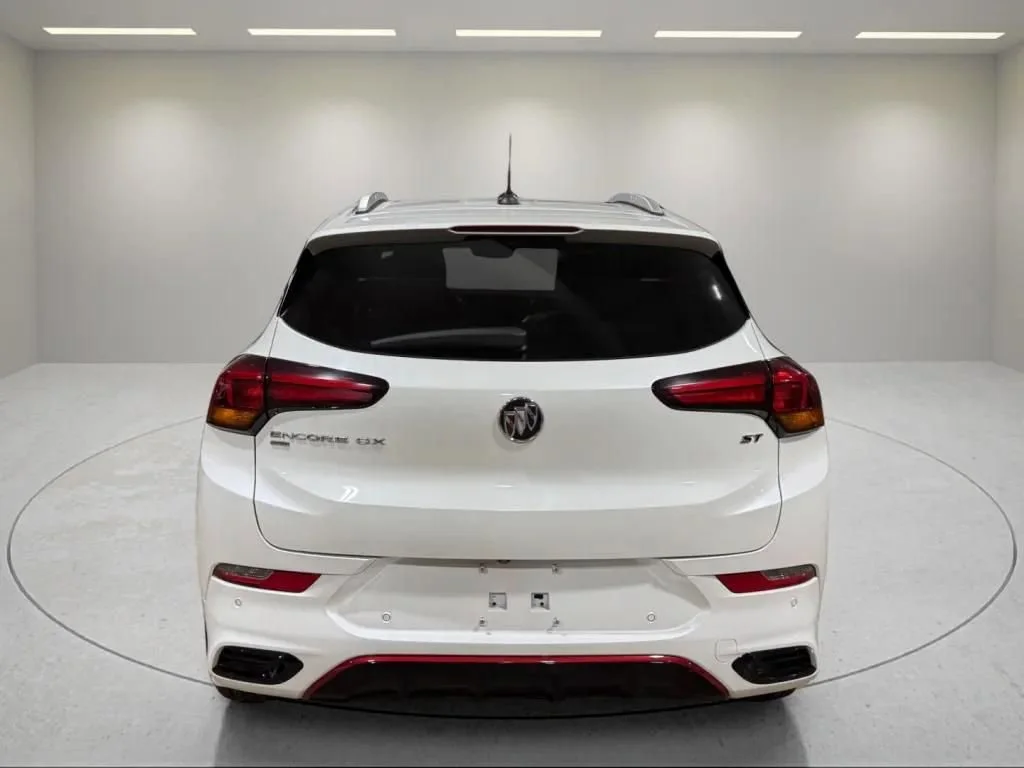 2021 Buick Encore GX Essence | CarEdge | CarEdge