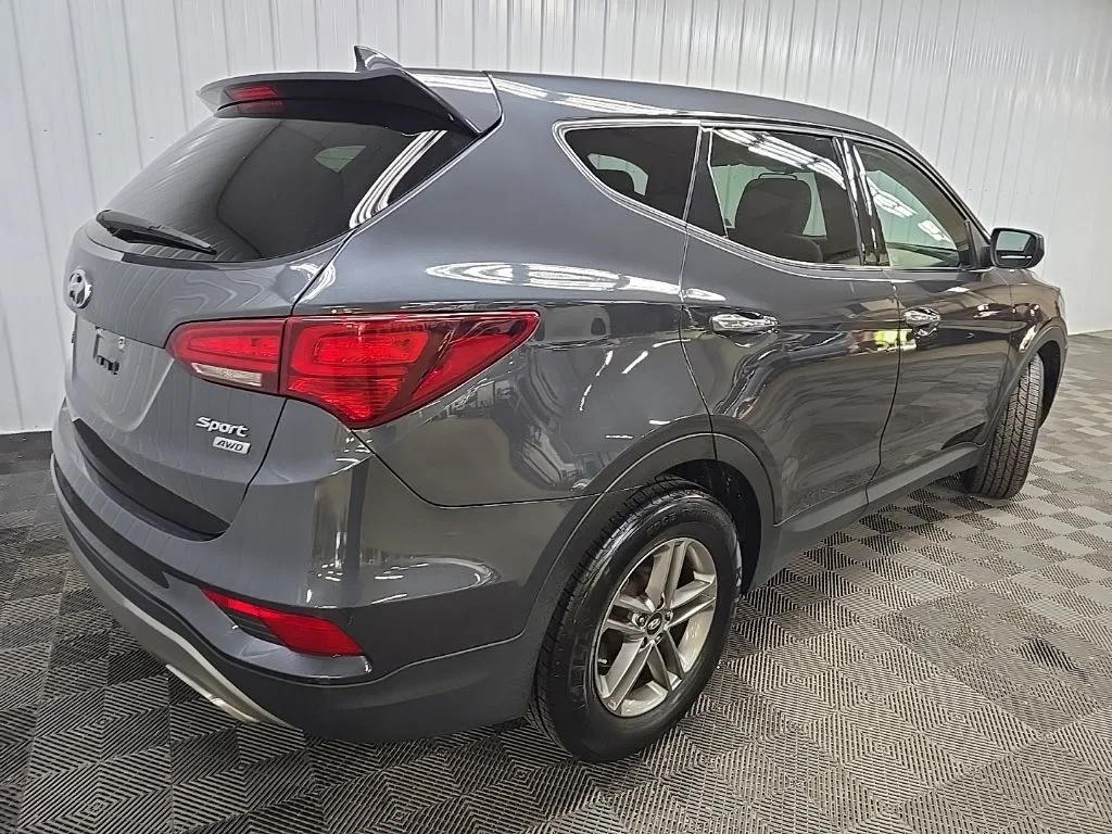 Used 2017 Platinum Graphite Hyundai 2.4 Base image 10