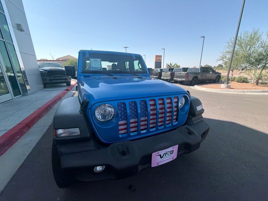 Used 2022 Blue Jeep Sport image 3