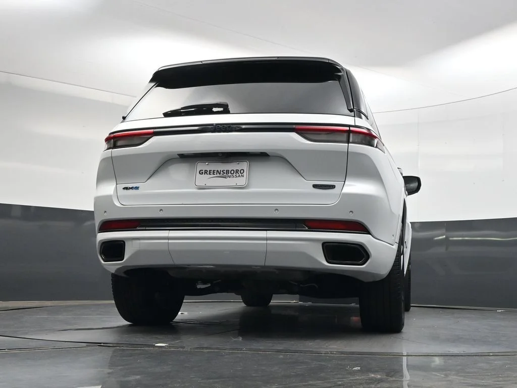 Used 2023 White Jeep Summit Reserve 4xe image 45