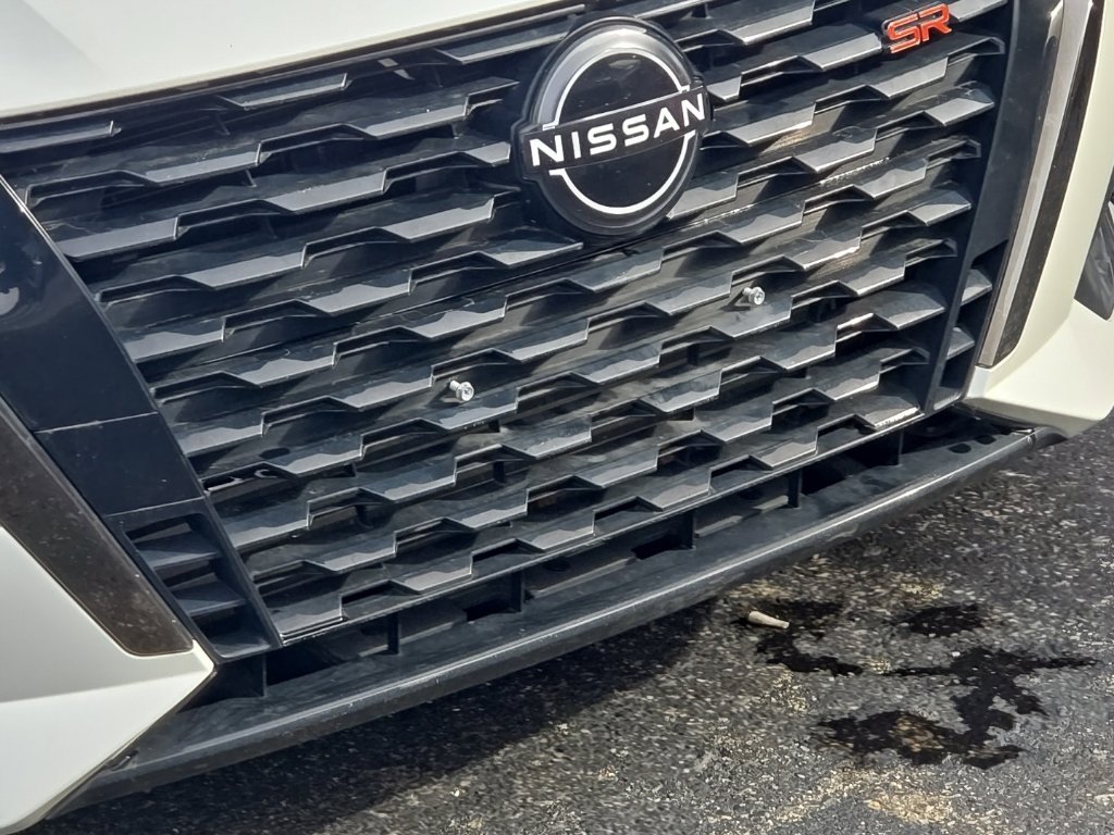 Used 2023 White Nissan 2.0 SR image 3
