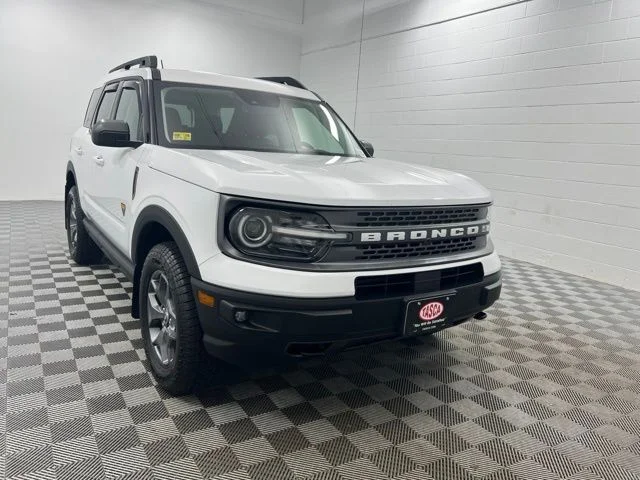 Used 2023 White Ford Badlands image 1