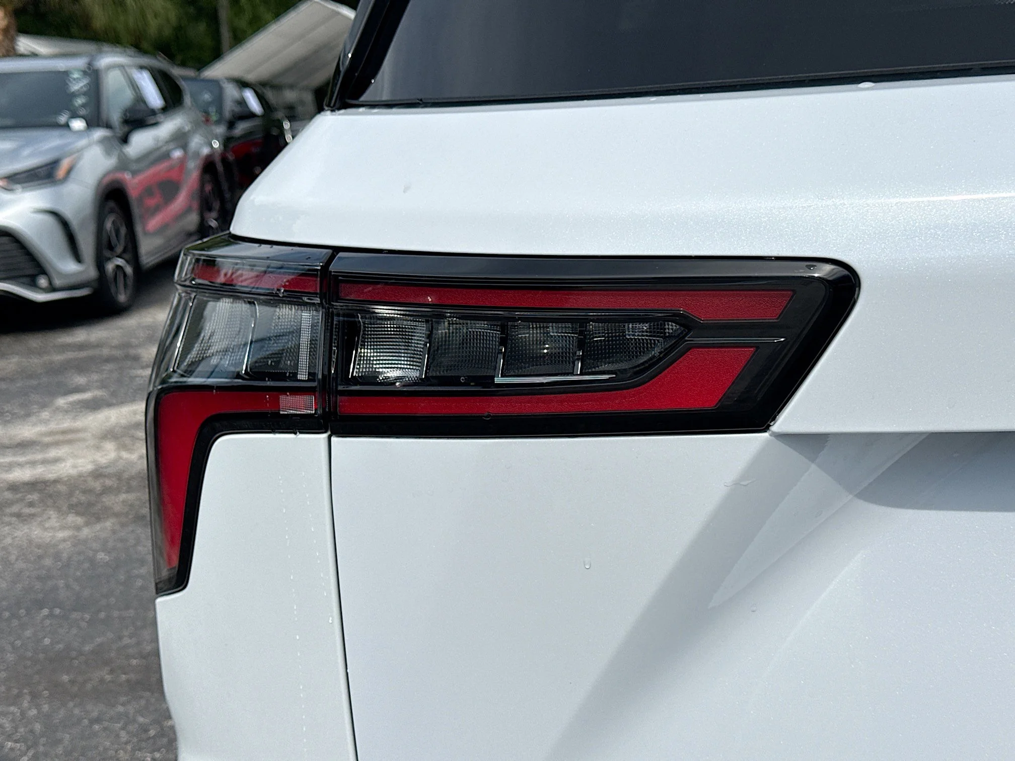 Used 2026 Polar White Tricoat Chevrolet FWD RS image 11