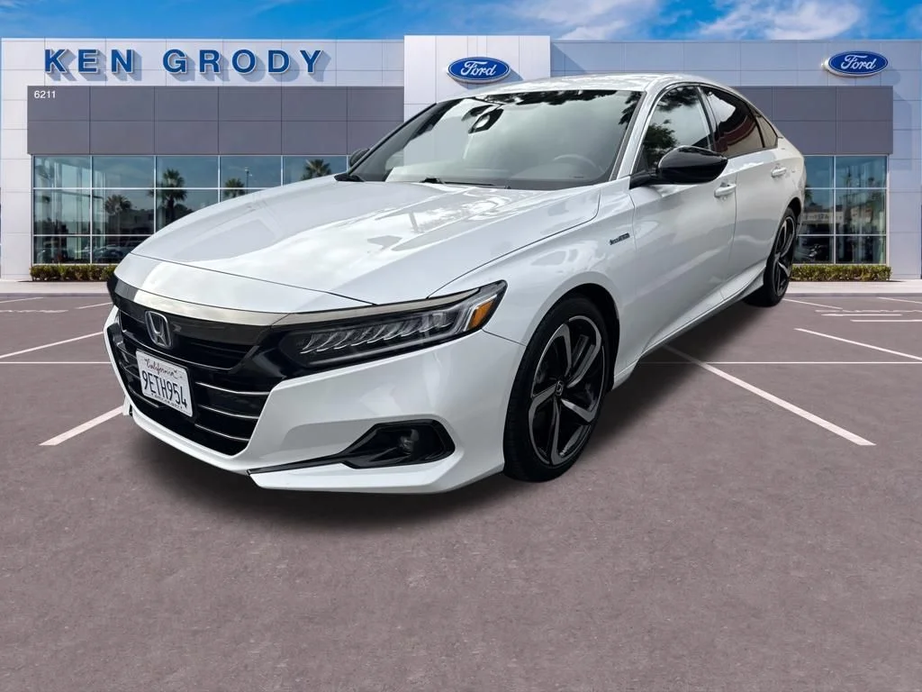 Used 2022 White Honda Sport image 13