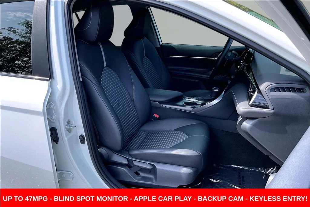 Used 2023 White Toyota SE image 27