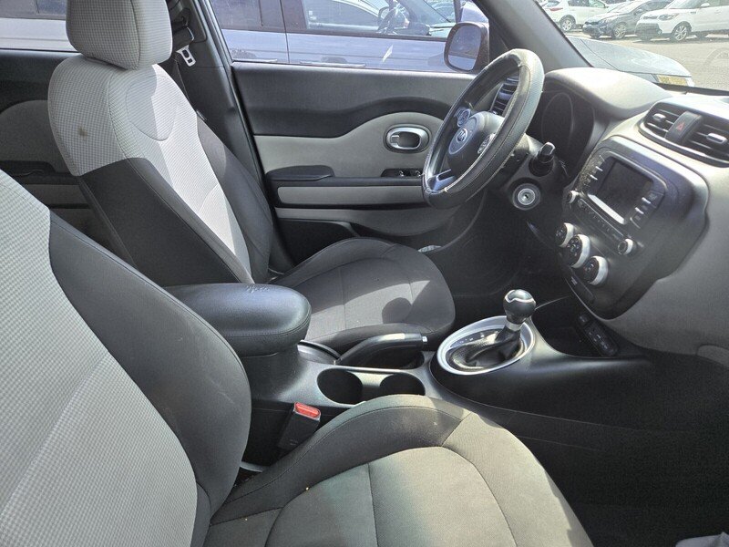 Used 2017 Titanium Gray KIA BASE AUTO image 3
