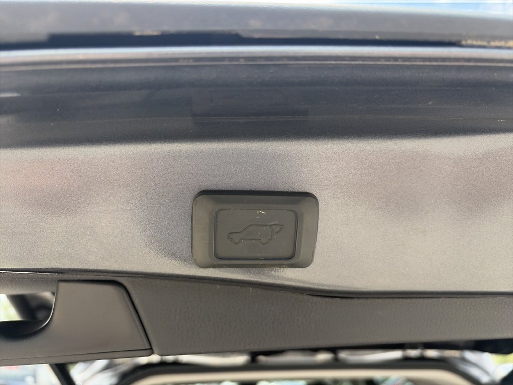 Used 2022 Gray Toyota XLE Premium image 34