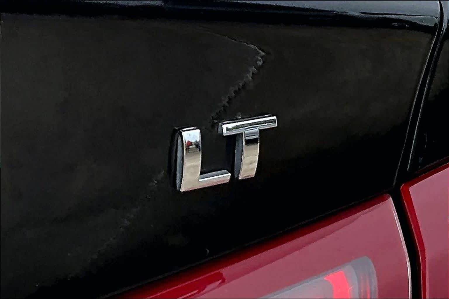 Used 2020 Mosaic Black Metallic Chevrolet LT image 10