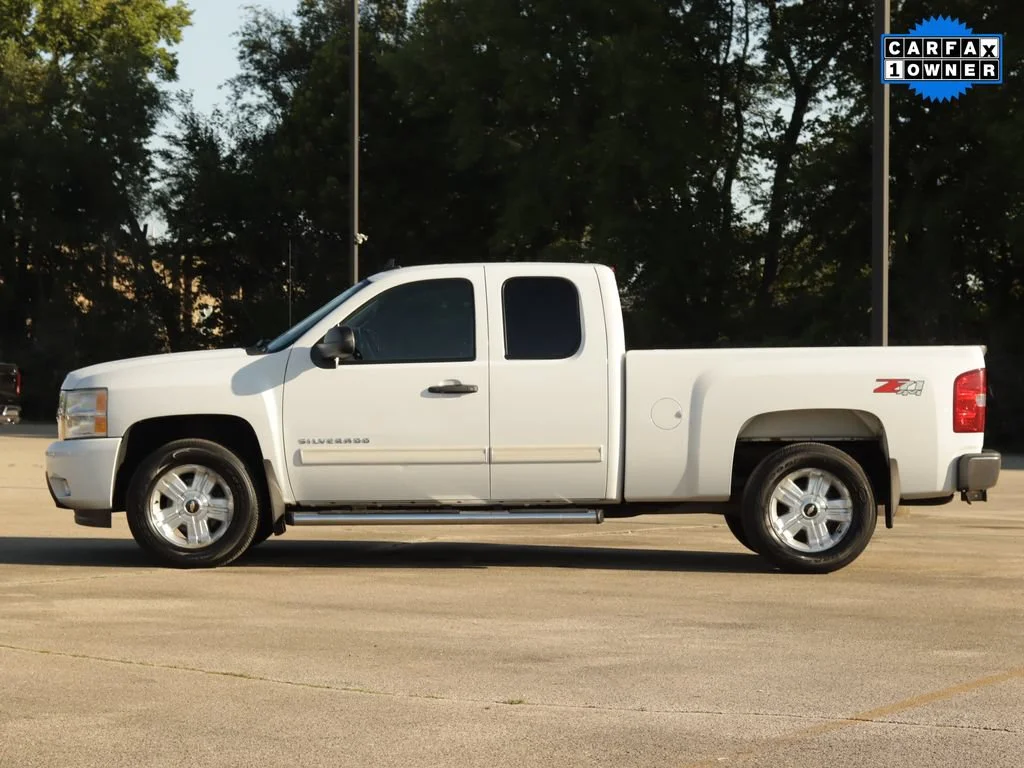 Used 2010 SUMMIT WHITE Chevrolet LT image 4