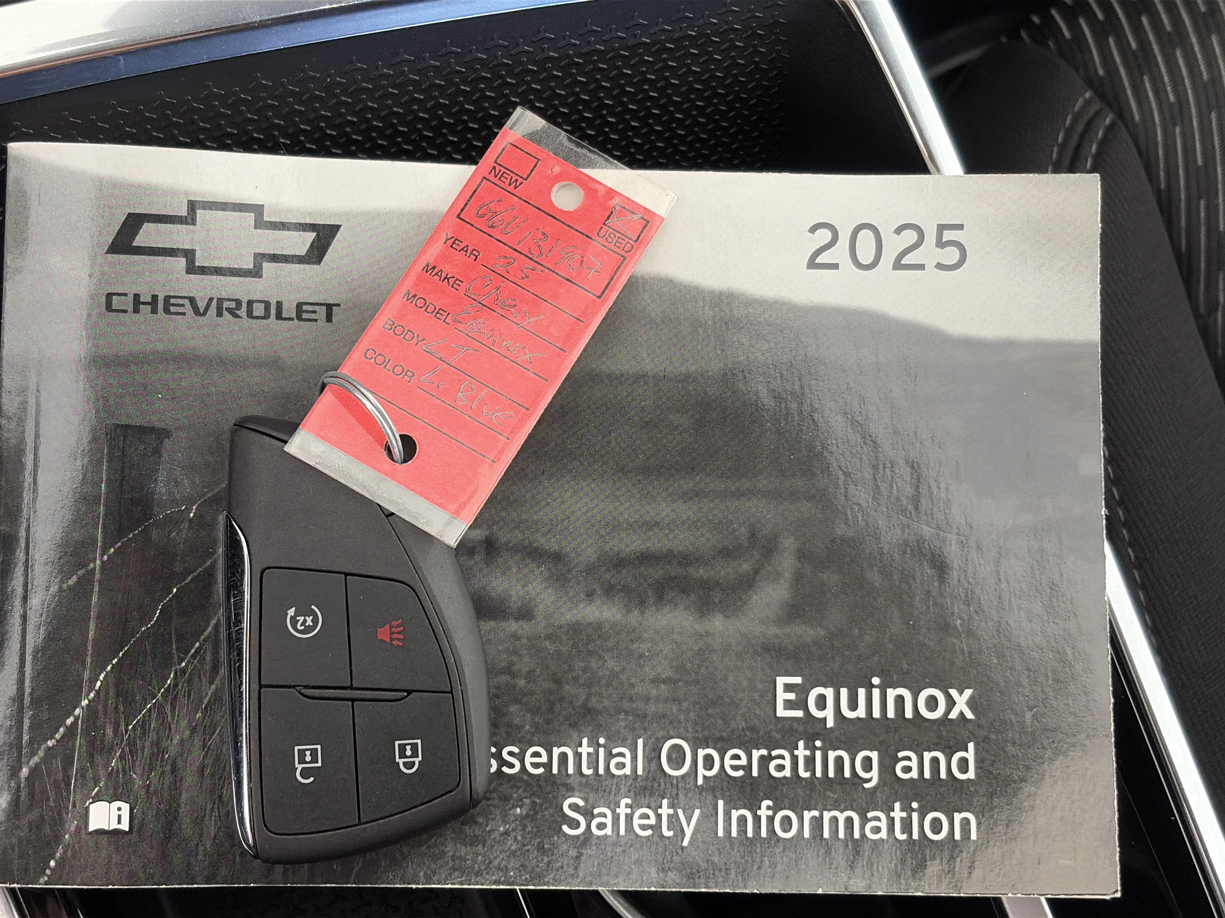 2025 Chevrolet Equinox LT - Photo 34
