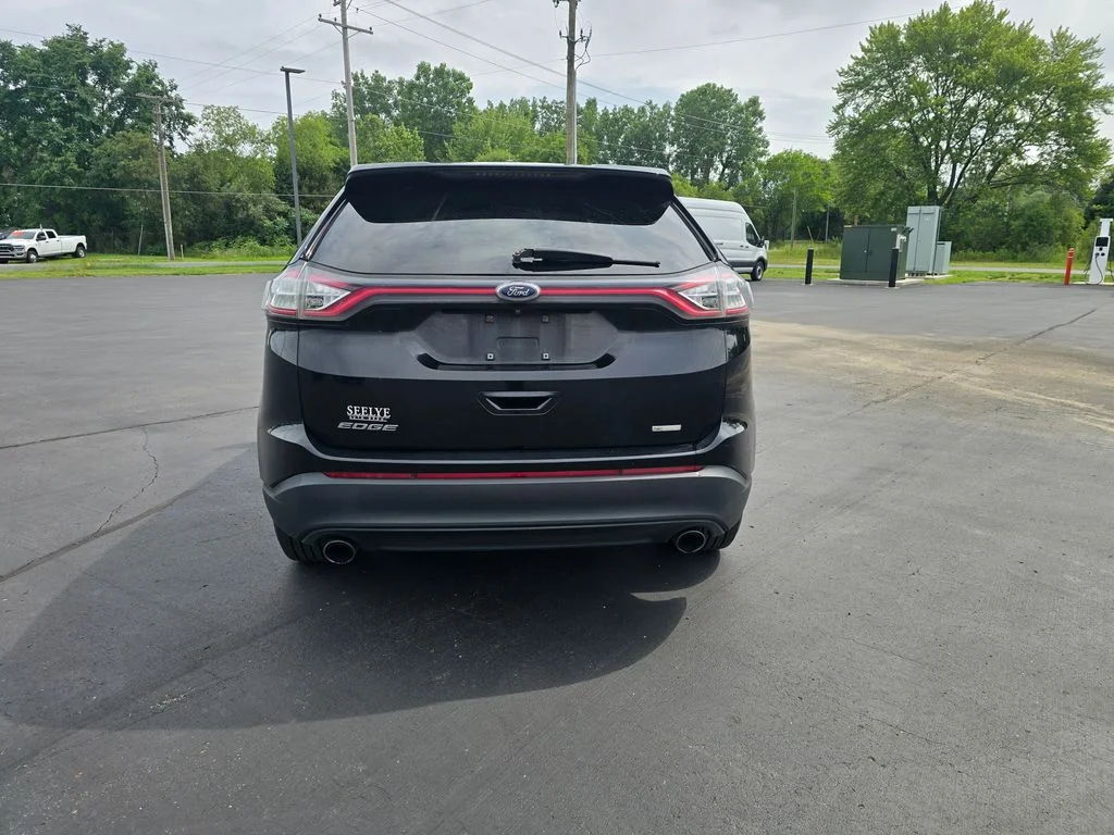 Used 2018 Shadow Black Ford SE image 6