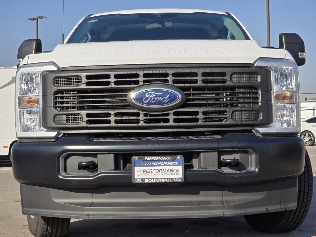 New 2026 Oxford White Ford XL image 3
