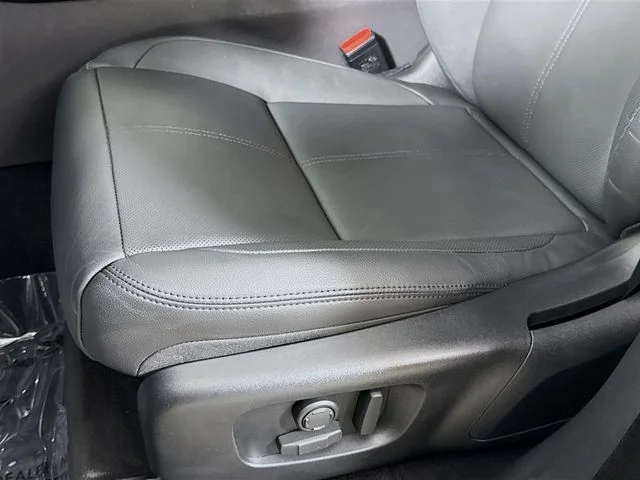 Certified Used 2026 Black Land Rover Dynamic SE image 22