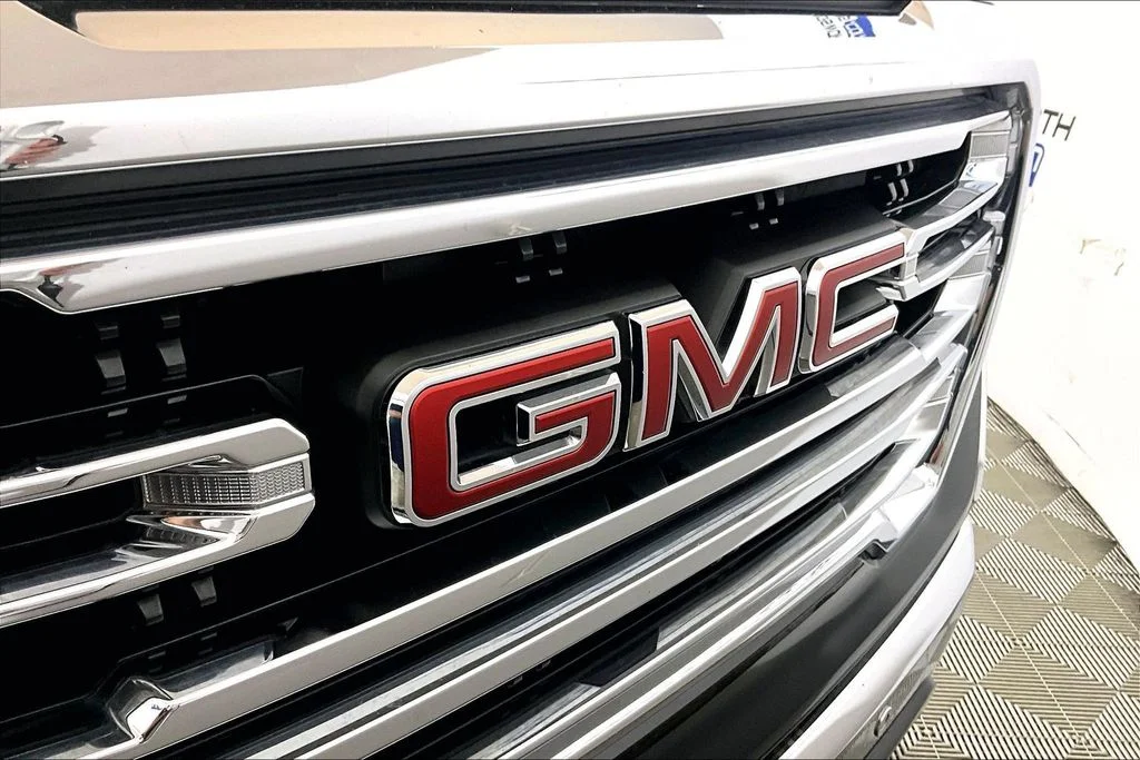 Certified Used 2022 Onyx Black GMC SLT image 23
