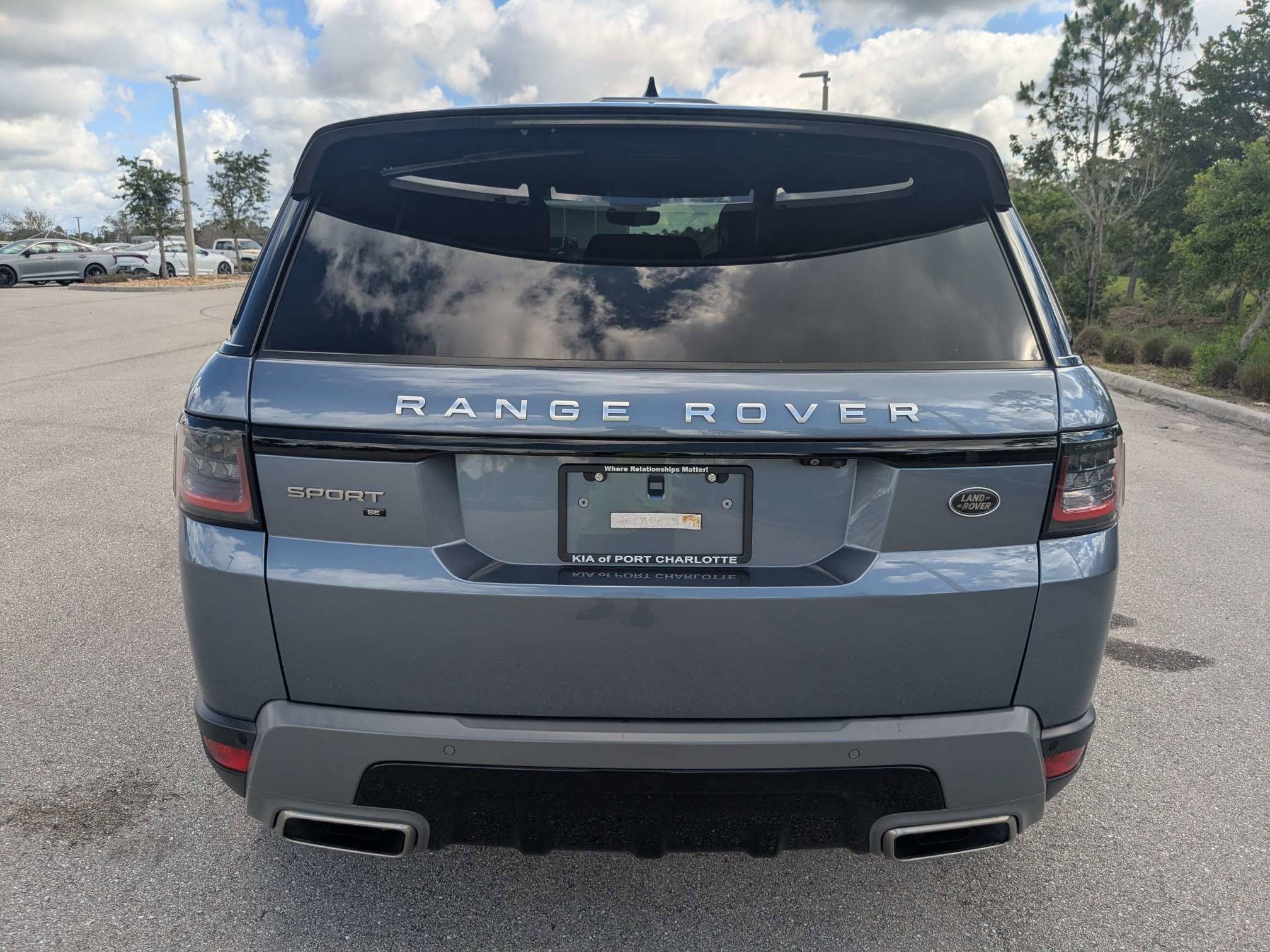 Used 2022 Petrolix Blue Land Rover SE image 6