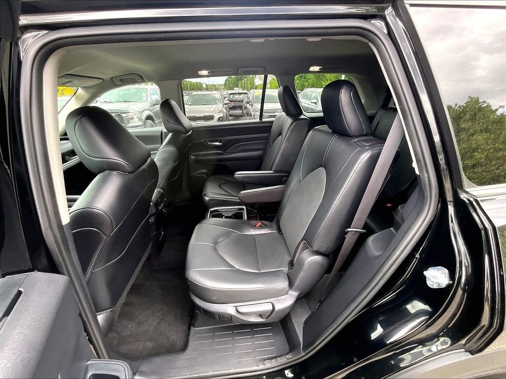Used 2025 Black Toyota XLE image 15