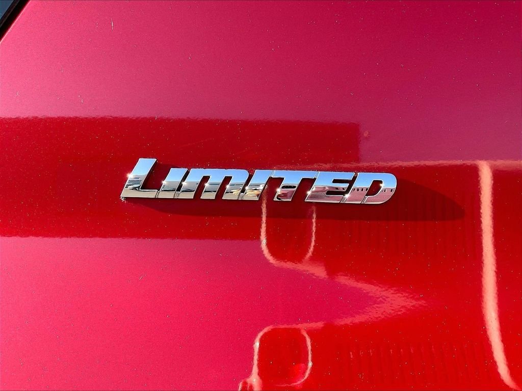 Used 2016 Barcelona Red Metallic Toyota Limited image 29