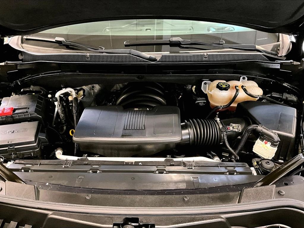 Used 2023 Gray Chevrolet LT image 31