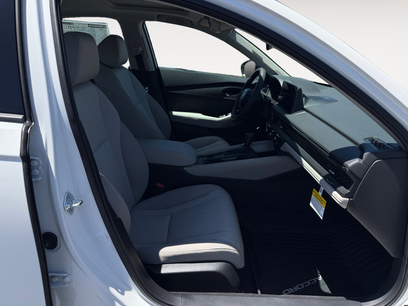 New 2026 Platinum White Pearl Honda SE image 19