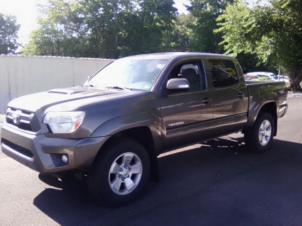 Used 2013 Brown Toyota Base image 14