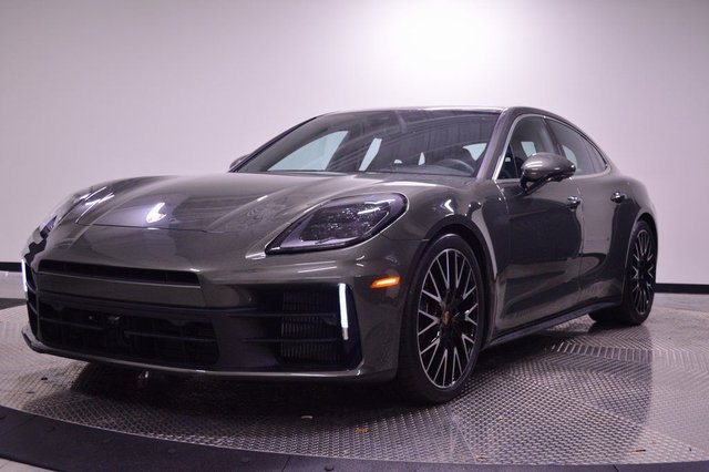 2025 Porsche Panamera 4
