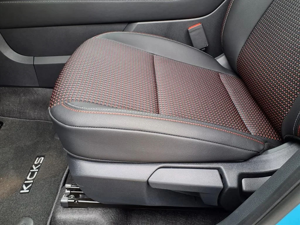 New 2026 Arctic Ice Blue Metallic / Super Black Two-tone Nissan SR image 12