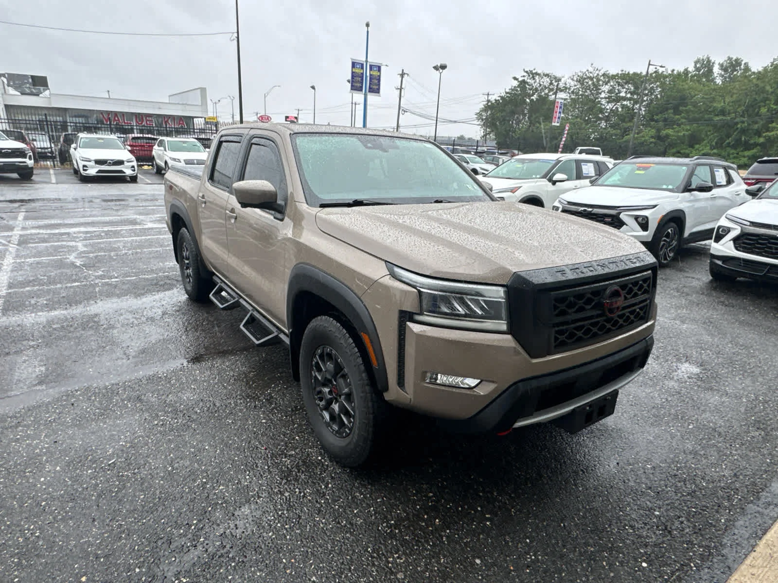 2023 Nissan Frontier PRO-4X Crew Cab 4X4's photo