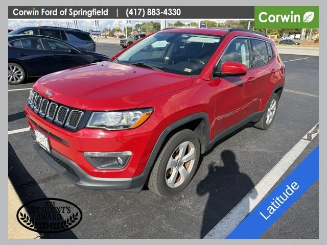 Used 2018 Redline Pearlcoat Jeep Latitude image 1